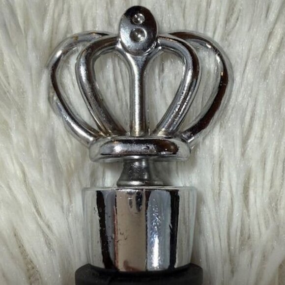 Silver Crown Wine Stopper - Picture 2 of 6